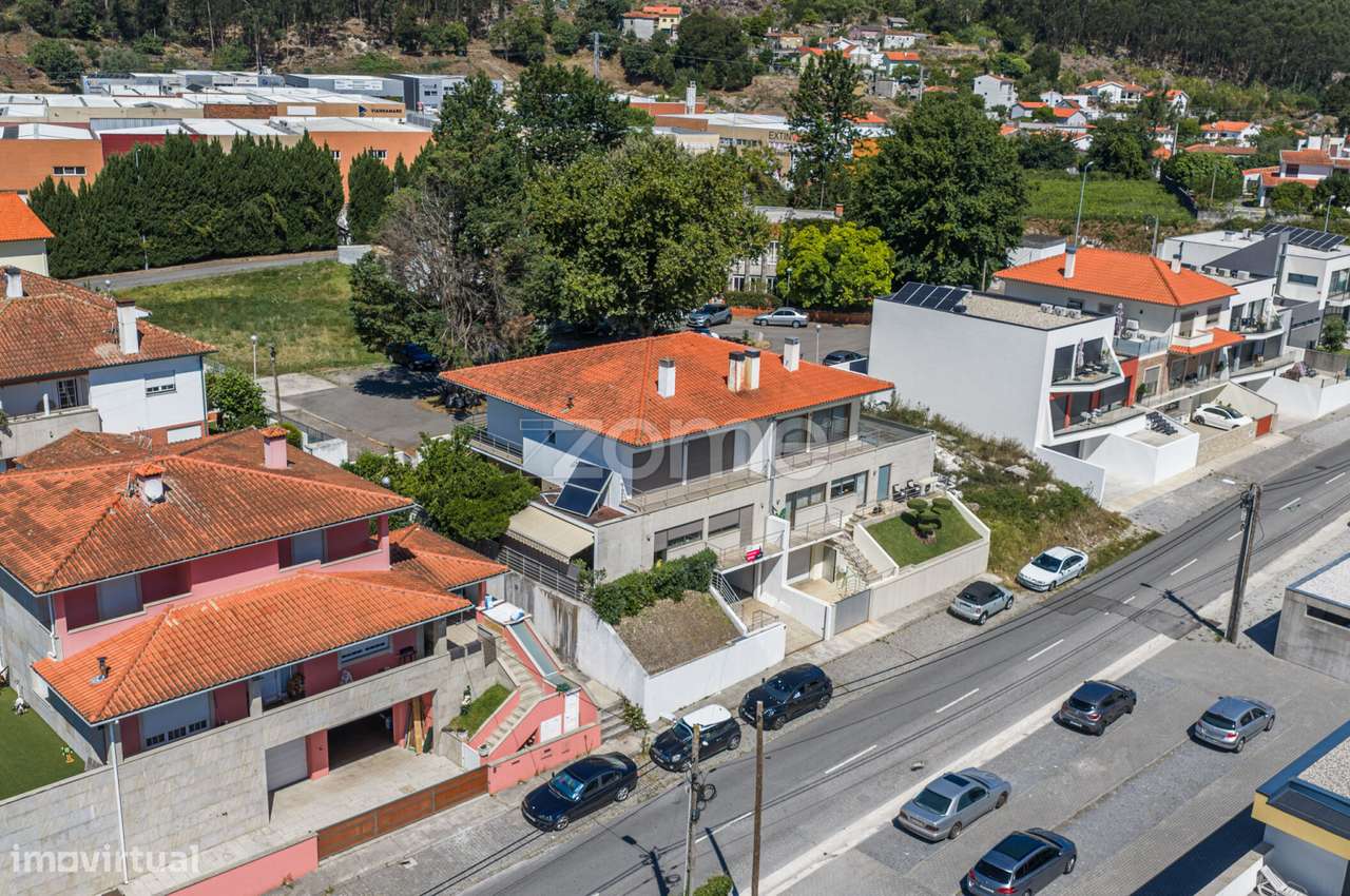 Moradia T4 com Jardim | Meadela-31