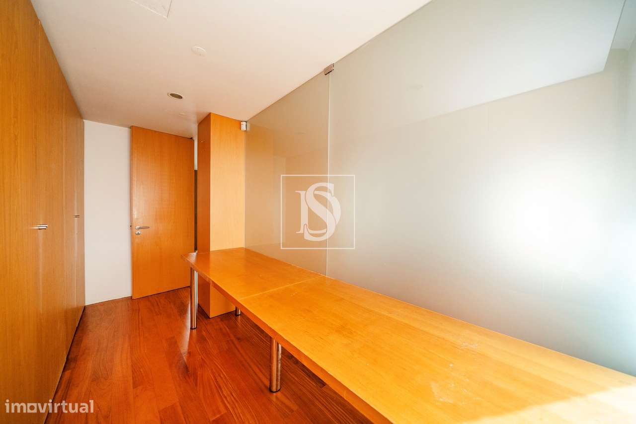 Loja 141m2 na Praça da Justiça, em frente ao Tribunal, Braga-33