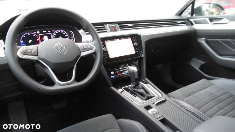 Volkswagen Passat 2.0 TDI Elegance DSG - 9