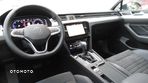 Volkswagen Passat 2.0 TDI Elegance DSG - 9