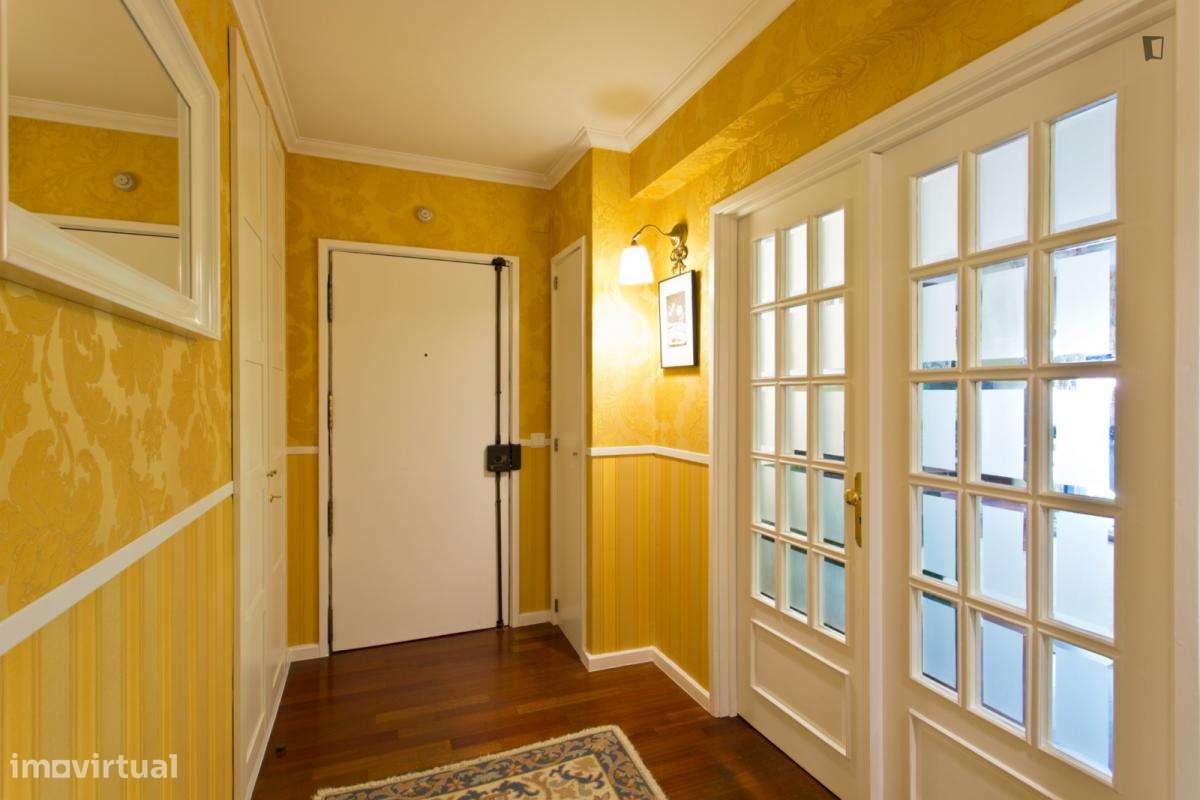 Apartamento com 3 quartos - localizado em Lordelo do Ouro Porto - Grande imagem: 4/10