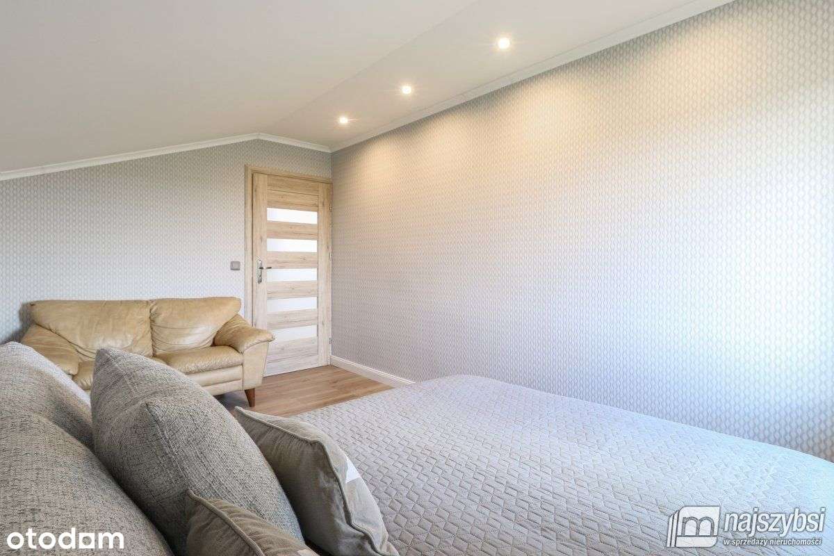 Dom z lokalem użytkowym-3