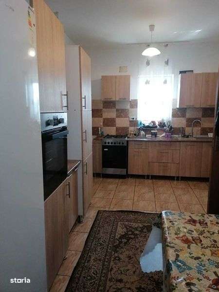 Vand casa la gri in Slatina - Imagine principală: 4/8