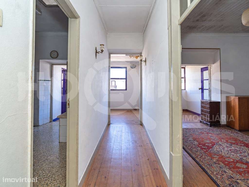 PRÉDIO COM 3 APARTAMENTOS NO CENTRO HISTÓRICO FIGUEIRA DA FOZ-41