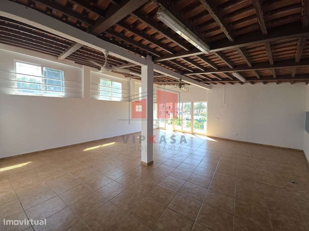Moradia T4 com Piscina em 900 m2 de lote-25