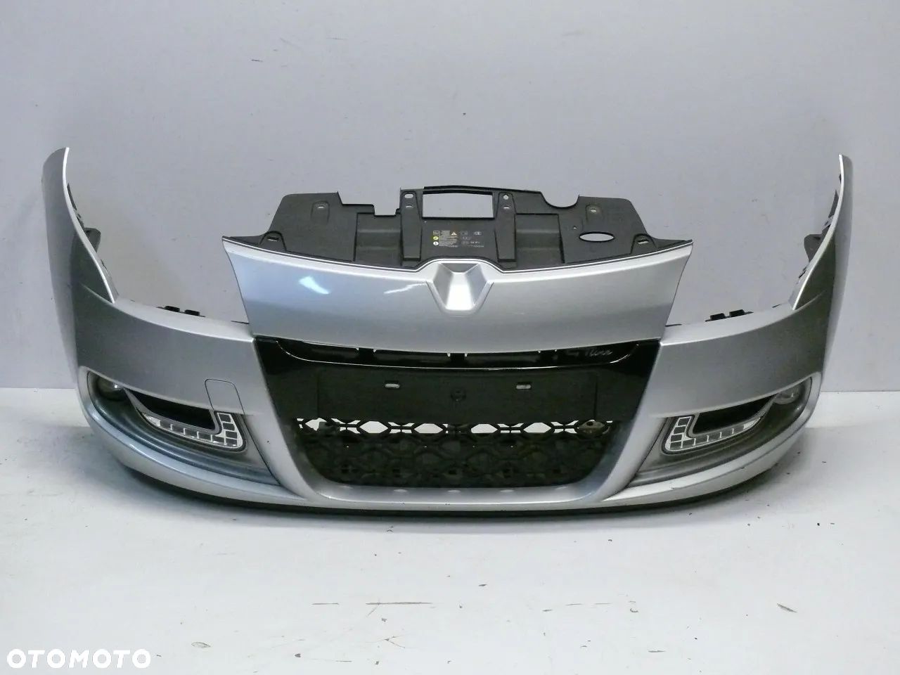 ZDERZAK PRZEDNI RENAULT MEGANE III GT-LINE 2011 2014 LIFT LED KPL - 1