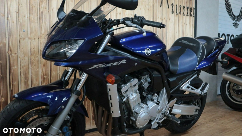 Yamaha FZS - 11