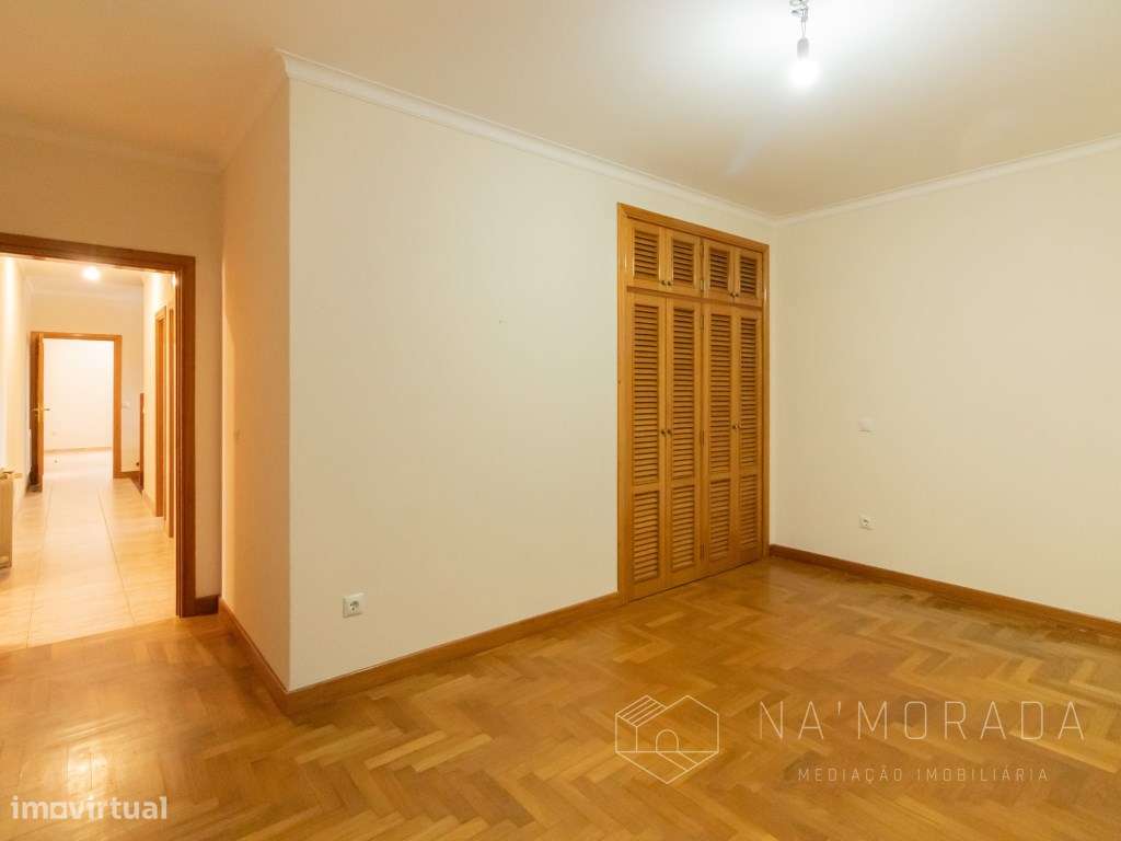 MORADIA UNIFAMILIAR T3+1 COM JARDIM EM CANEDO-12