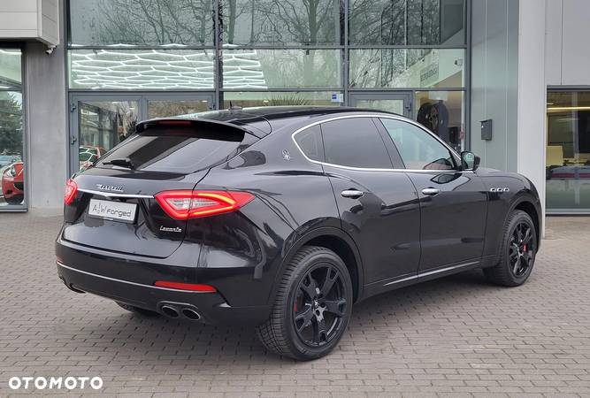 Maserati Levante S - 11