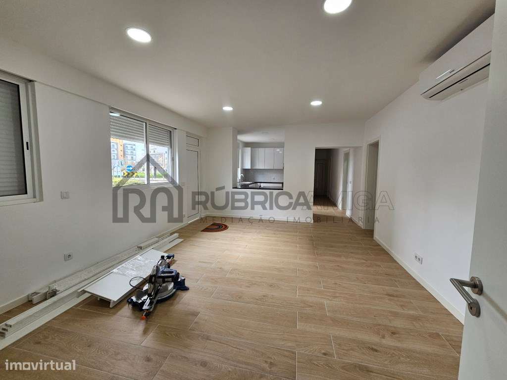 Moradia recuperada com garagem em Loulé-3