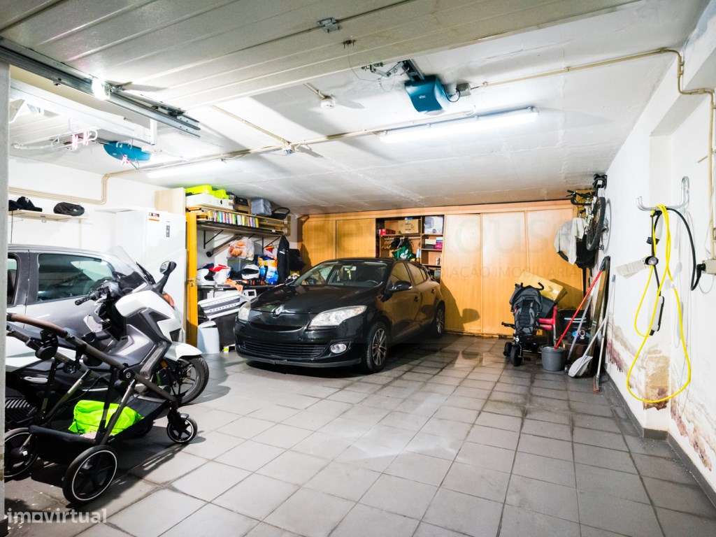 T3 Queluz com Terraço , garagem e suite.-31
