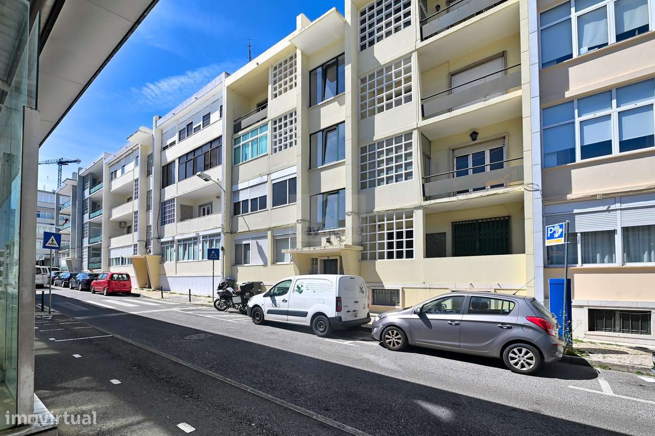 Apartamento T2 | Para remodelação | Alvalade-21