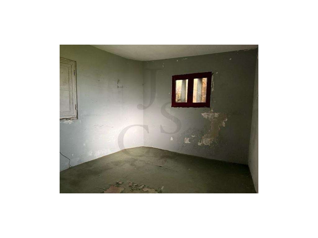 Moradia em Perosinho - Excelente Oportunidade de Investimento-8