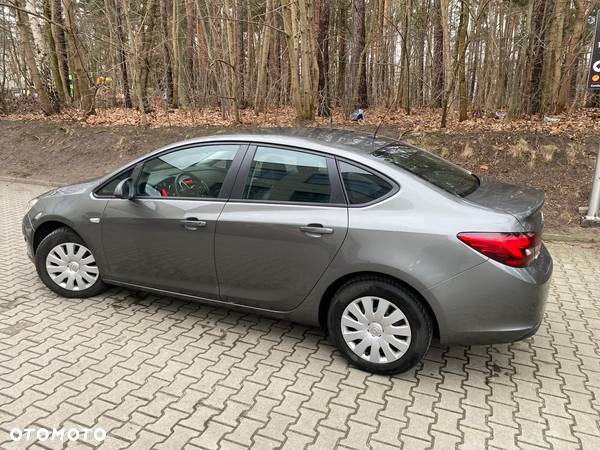 Opel Astra IV 1.6 Active - 1