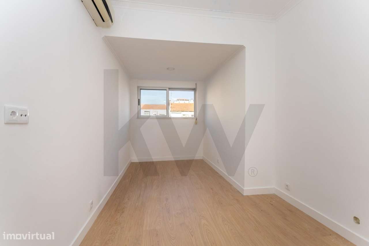 Apartamento T4 transformado em T3 totalmente remodelado na Cova da Pi-21