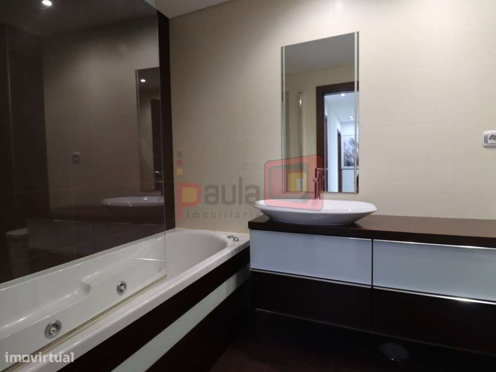 APARTAMENTO T3 MONTIJO COM PARQUEAMENTO E ARRECADAÇÃO-20