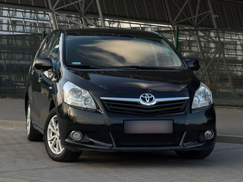 Toyota Verso 2.0 D-4D Premium 2011