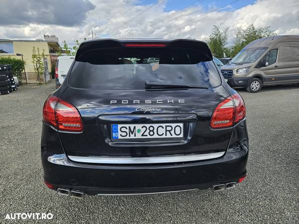 Porsche Cayenne 3.0 L V6 - 5