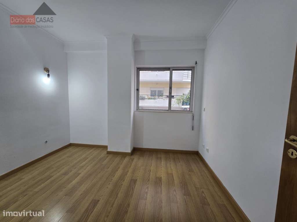 Apartamento T3 Vale das Flores-11