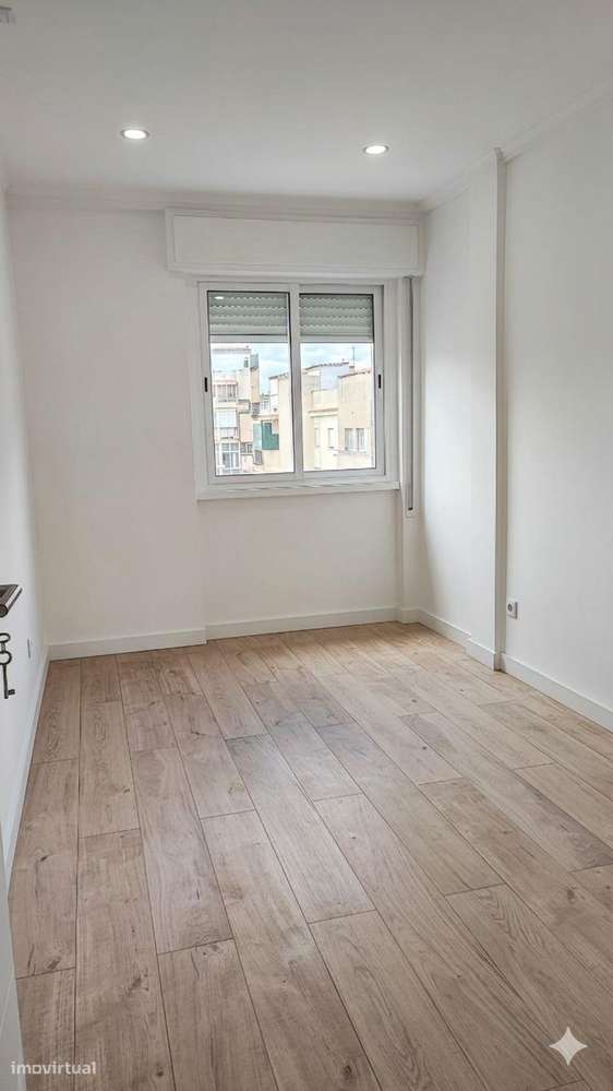 T2+1 Totalmente Remodelado em Odivelas — Entre e Viva!-8