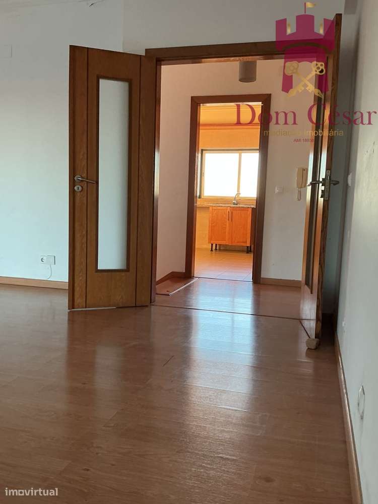 Moradia T4  R/C - 1º Andar em Foros de Salvaterra-15