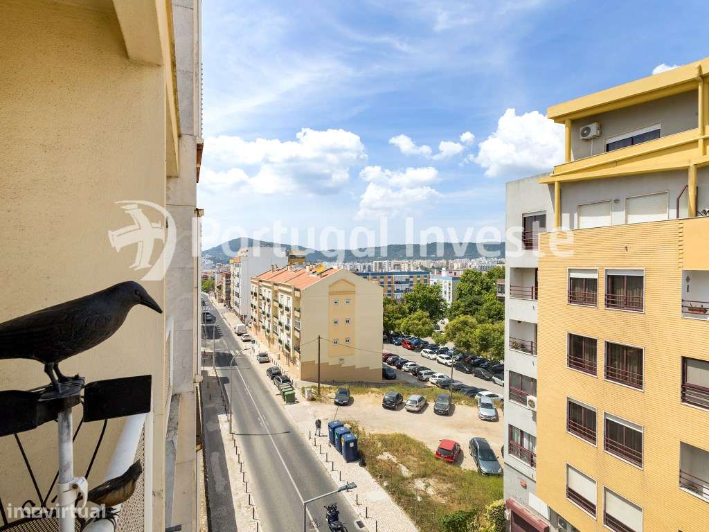 Excelente Apartamento T3 Numa Zona De Grande Nome E De Varios Servi