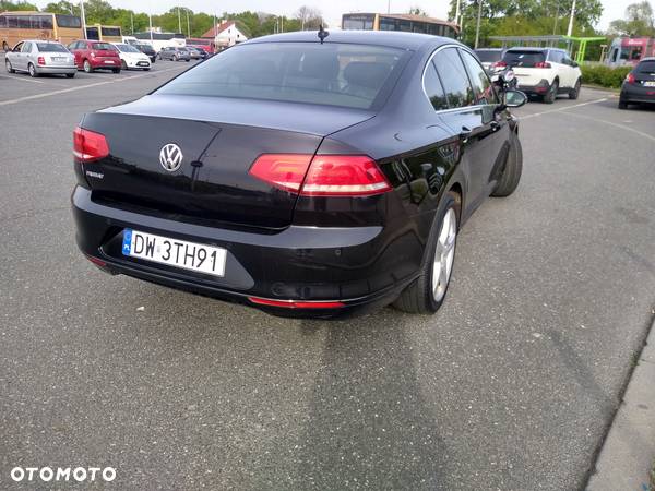 Volkswagen Passat 1.6 TDI SCR DSG Comfortline - 8