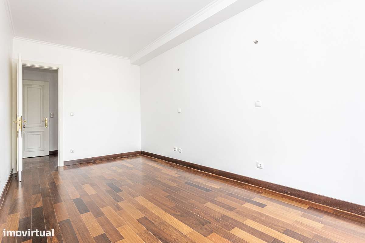 Fantástico T4 Duplex, com vista mar, em Cascais-16