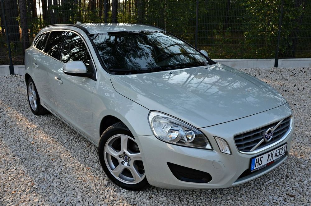 Volvo V60 I (2011-2018) D3 Summum 2011