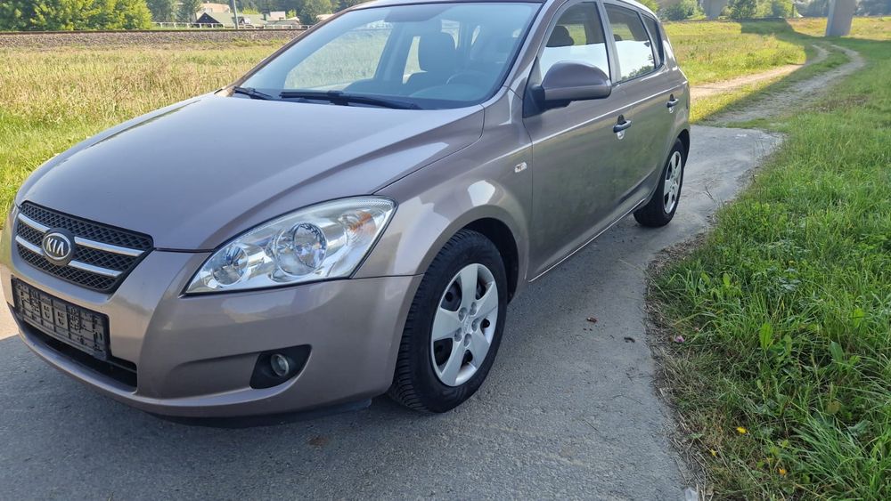 Kia Ceed I (2006-2012) 1.6 CRDi 90 Spirit 2009