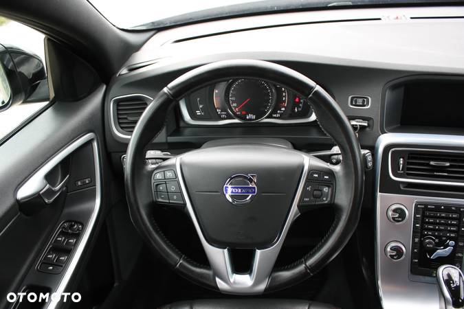 Volvo V60 Cross Country D4 AWD Summum - 17