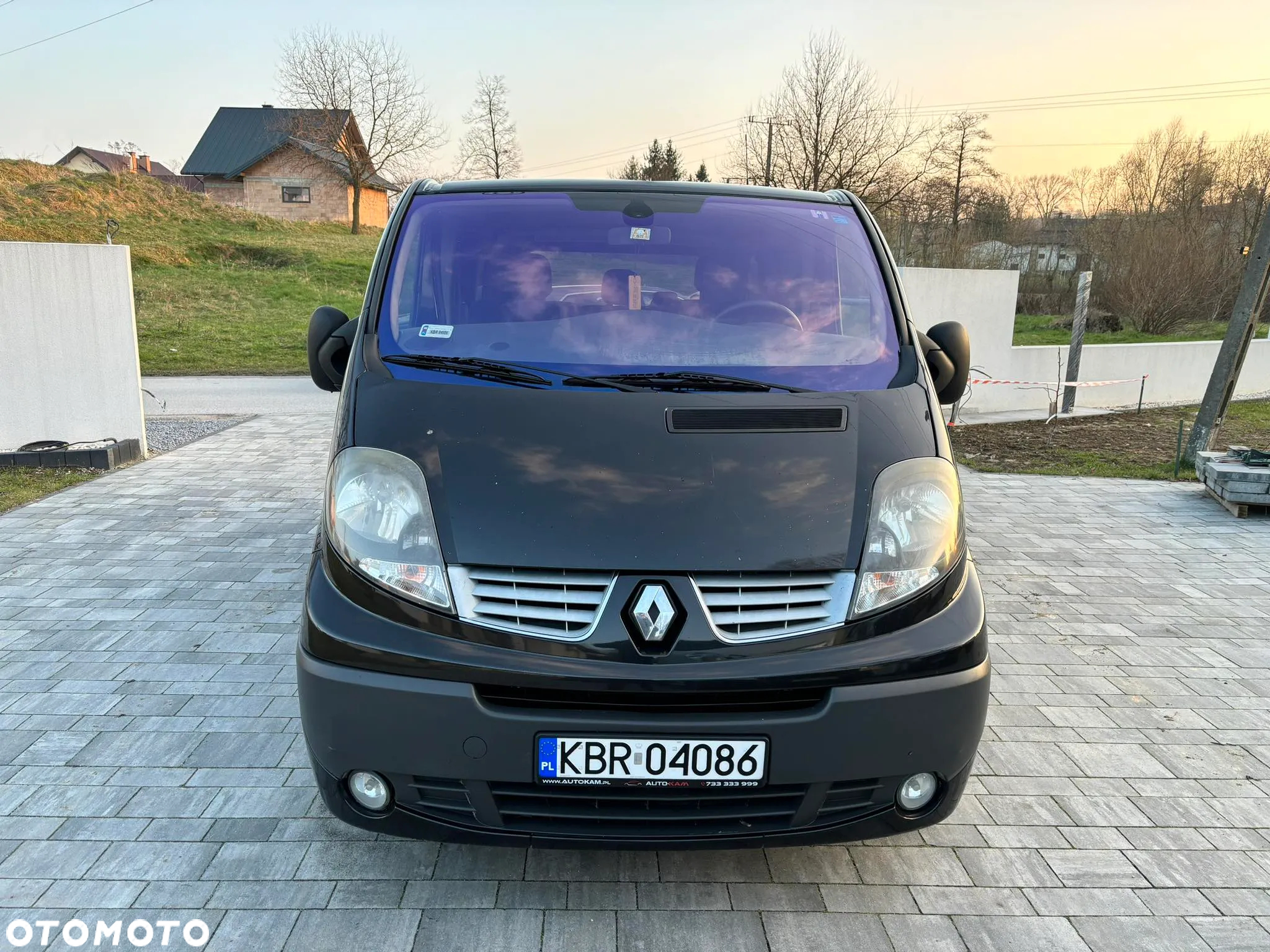 Renault Trafic 2.0 dCi 115 FAP Grand Passenger Black Edition - 18