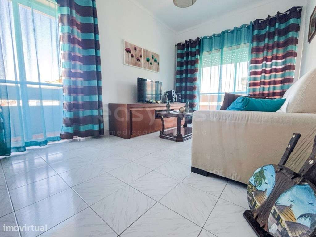 Apartamento T3 com varandas na zona nobre do Montijo - Grande imagem: 1/29