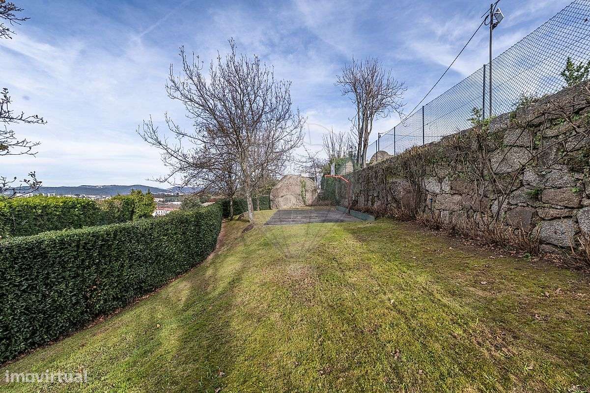 Moradia T5 para venda-18