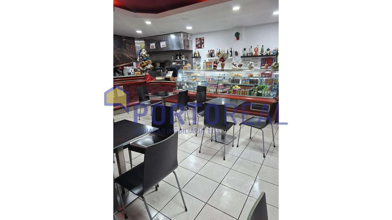 Trespasse Pastelaria em Fânzeres-16