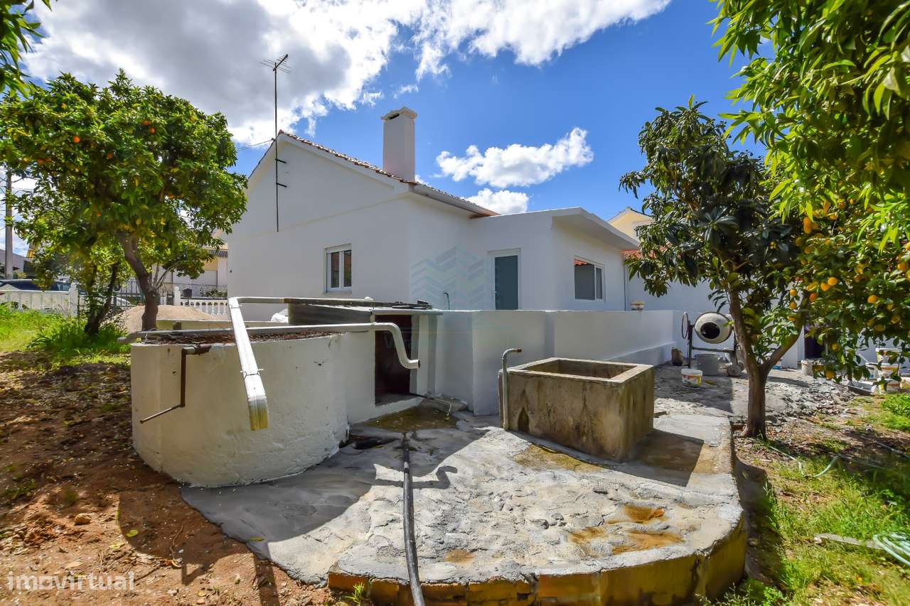 Moradia T3 remodelada com Anexos, Garagem e Poço.-35