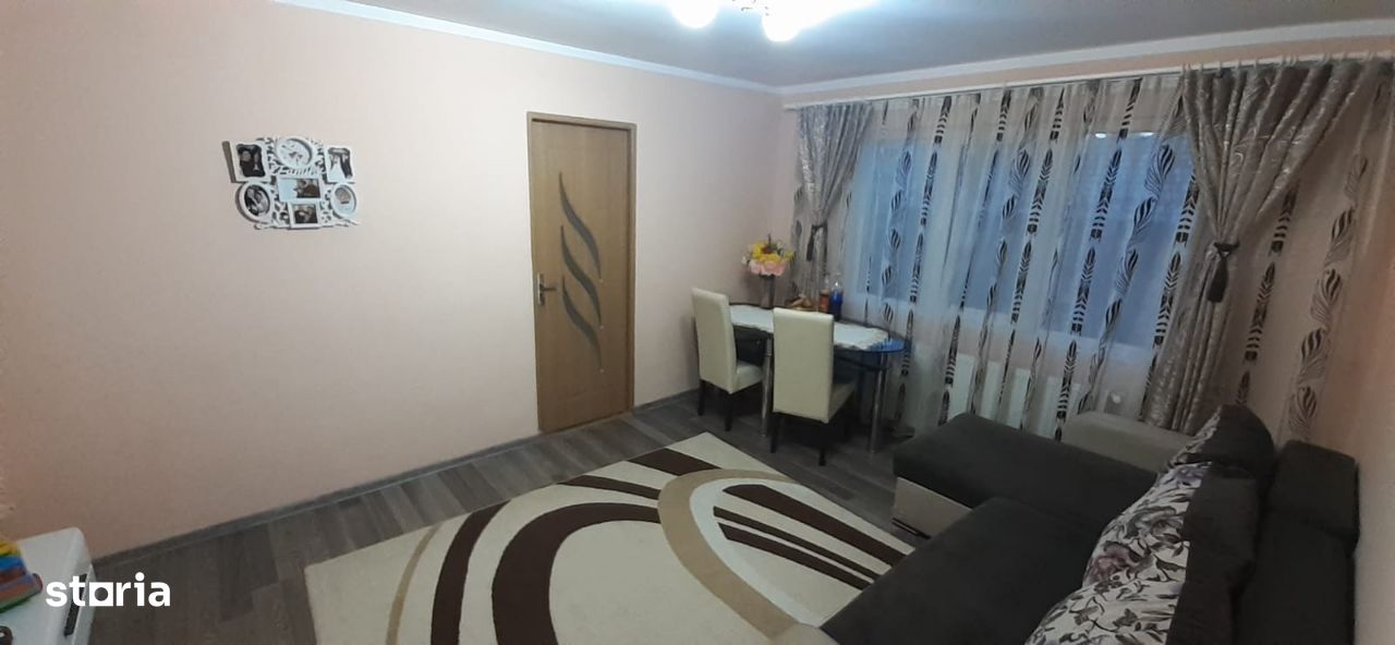 Apartament etaj intermediar, Unitatea militara.