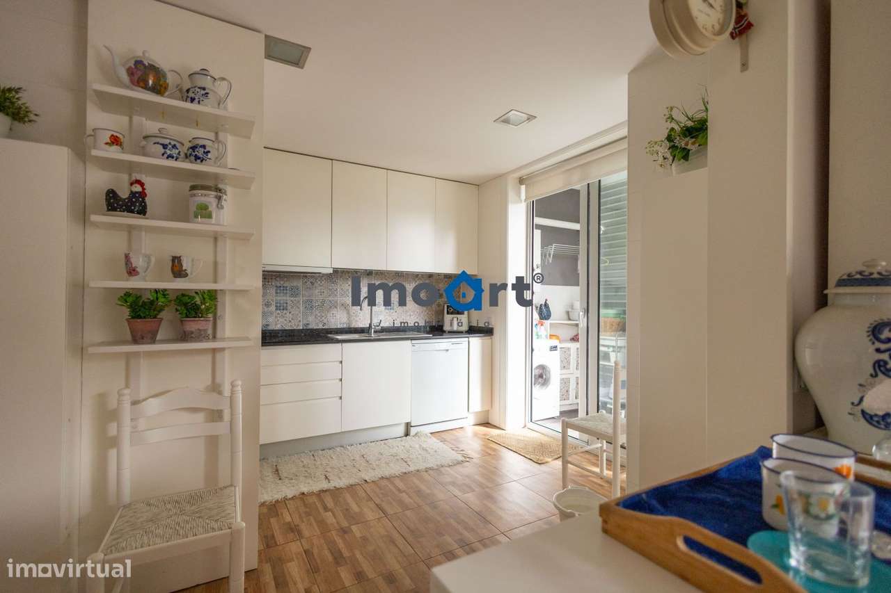 T2 RENOVADO COM VARANDA EXCECIONAL NA PRELADA !-27