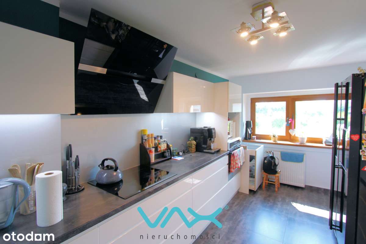 Dom w centrum, duża działka, garaże-2