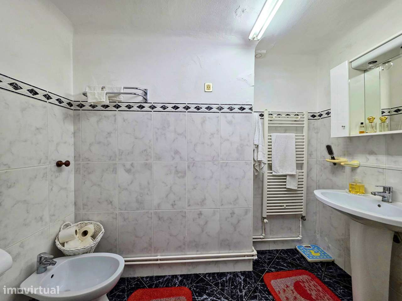 Moradia T5 em Darque com Jardim, Garagem e Anexo-28