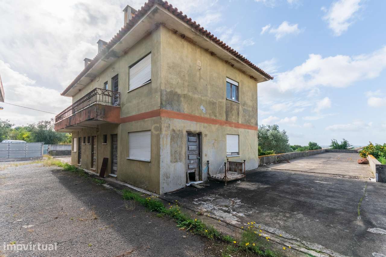 Terreno com Armazém, Moradia e Projeto pré aprovado | Excelente Oportu - Grande imagem: 4/31