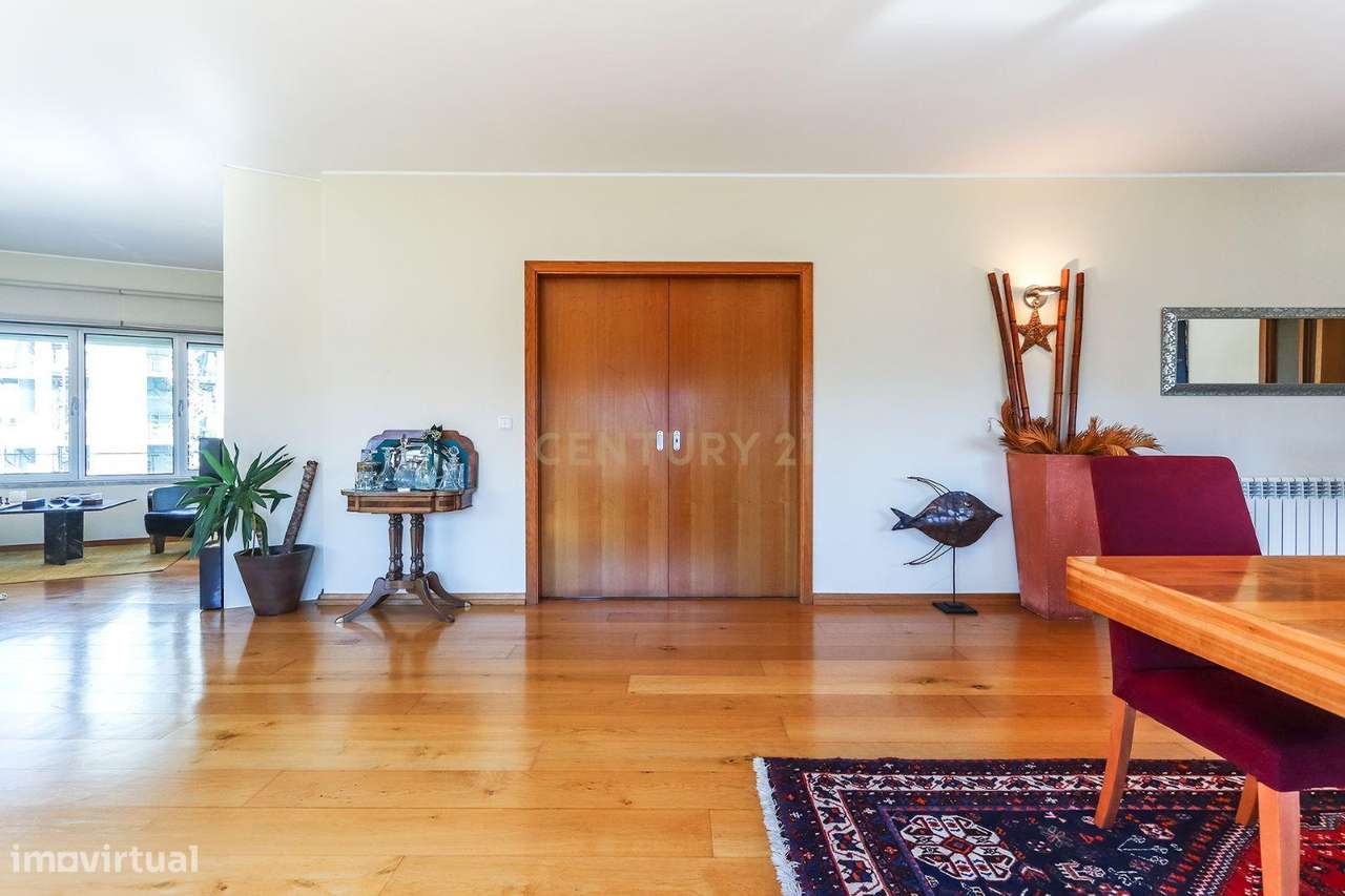 Espetacular apartamento T5 com terraço na parte sul do Parque das Naçõ - Grande imagem: 5/38