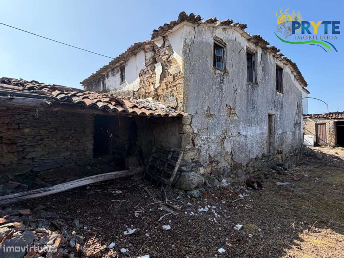 Moradia para Restauro com Terreno, Pátio, próxima da Sertã-9