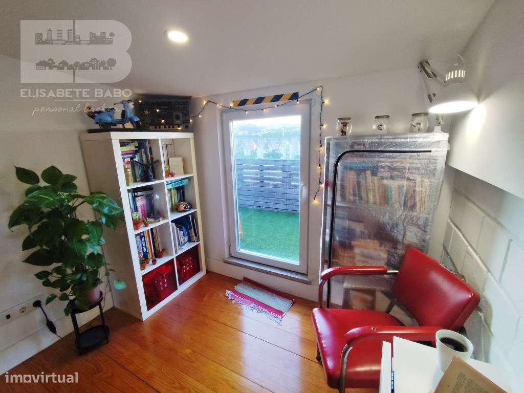 **Apartamento T1 em Campolide com Vista Deslumbrante sobre Monsanto**-11