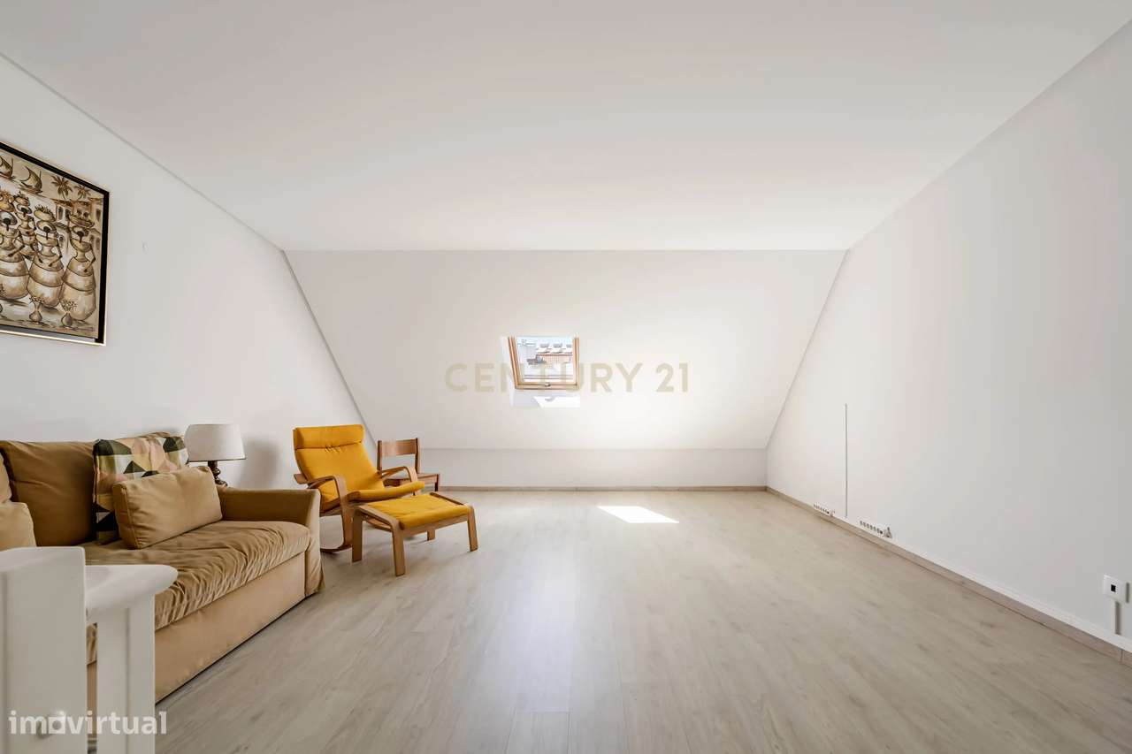 Excelente Apartamento T3+1 Duplex na Quinta da Fábrica, Vale de Milhaç-9