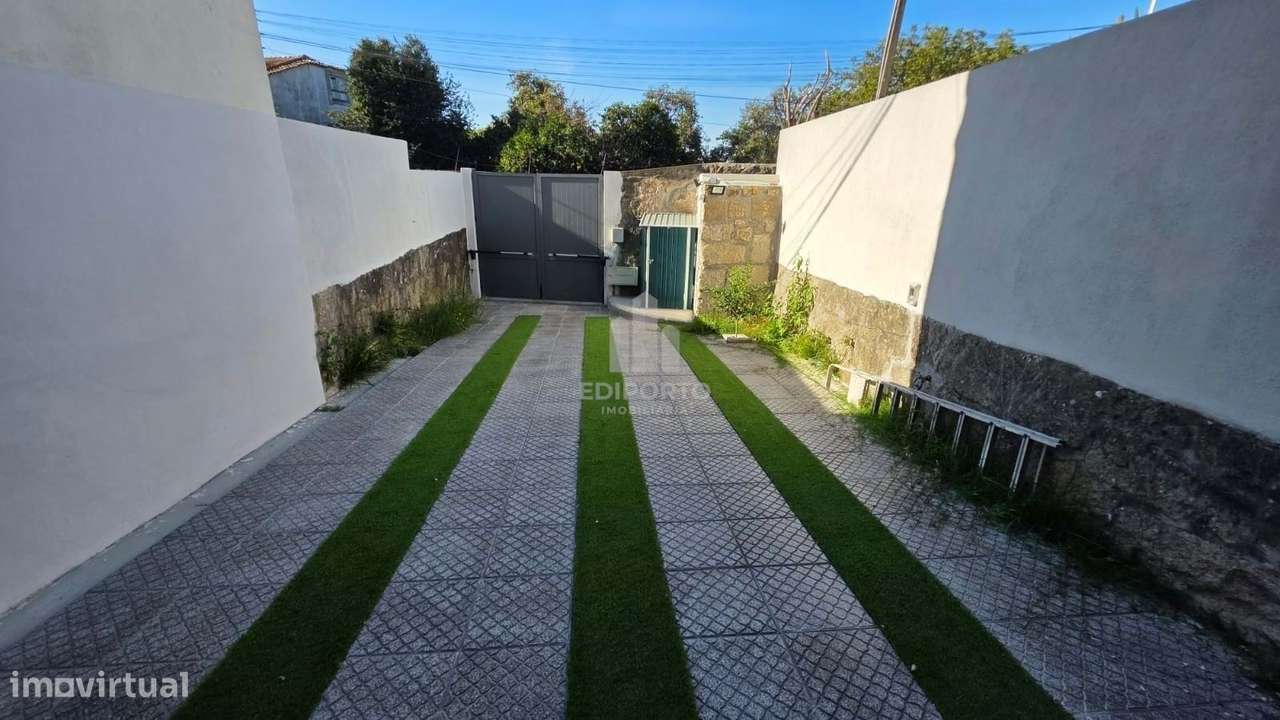 Espetacular Moradia T3 de Duas Frentes em Paranhos - Grande imagem: 2/29