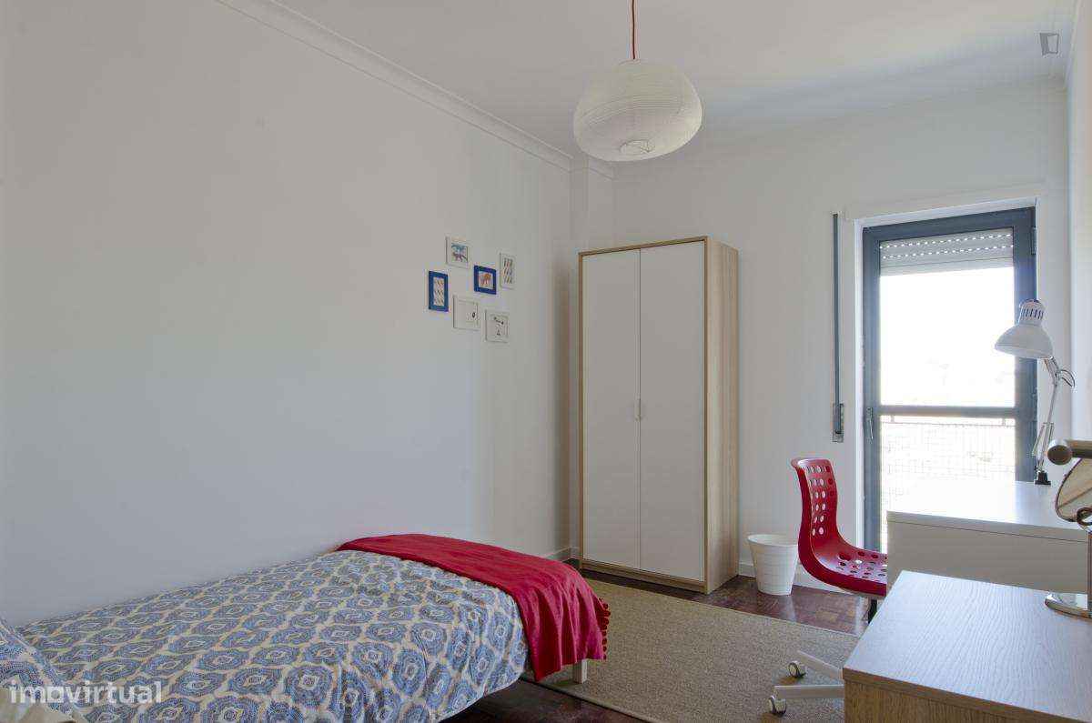 Quarto - localizado em Bela Vista Lisbon - Grande imagem: 5/8