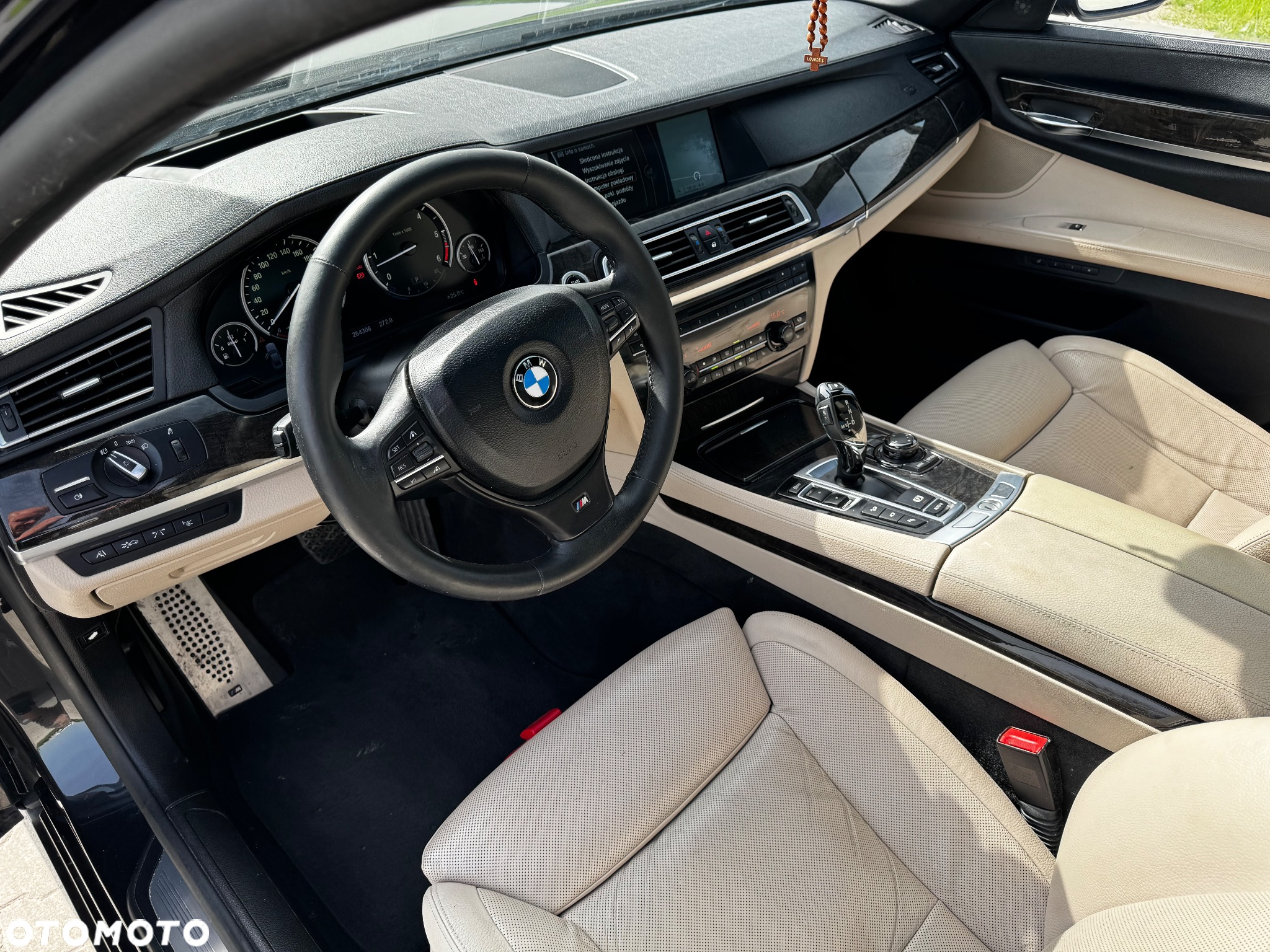 BMW Seria 7 740d xDrive - 23