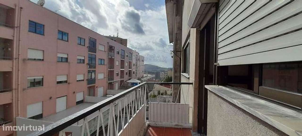 Apartamento T3 junto ao Arco da Porta Nova-9