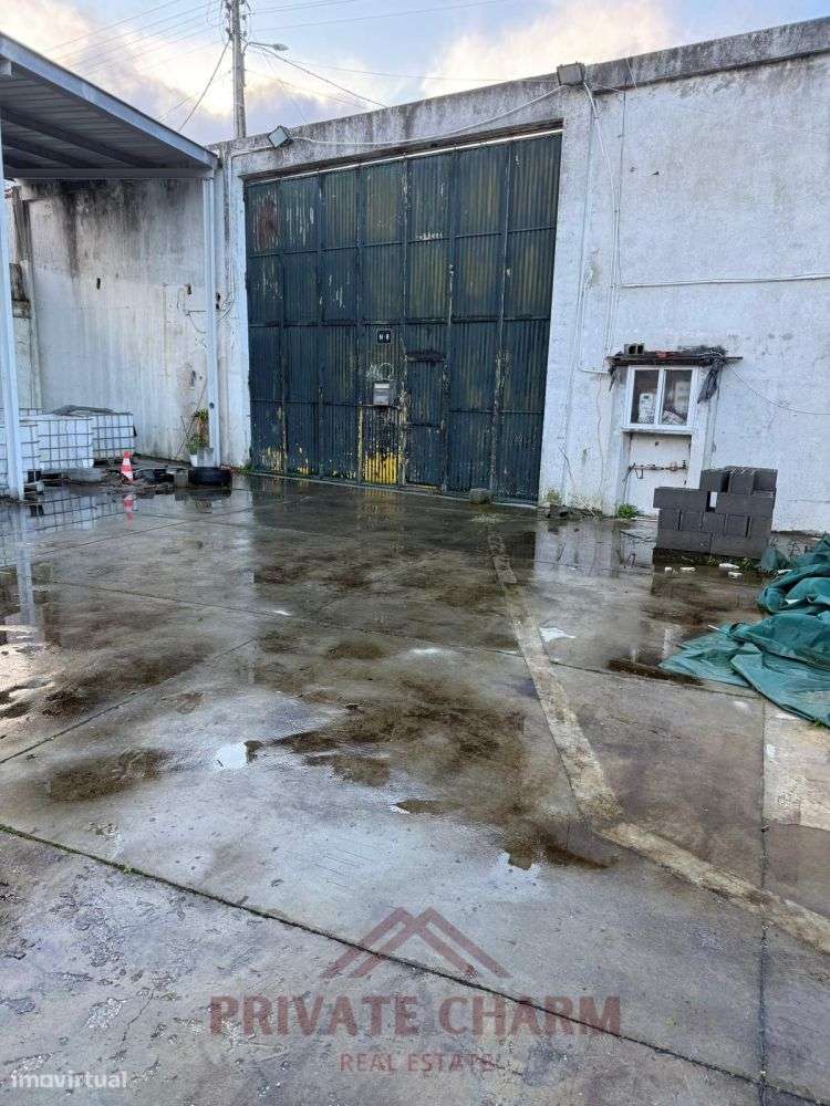 Armazém para arrendamento em Sacavém - Grande imagem: 3/7